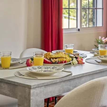 Palm Tree House By Homie * 폰타델가다